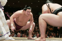 ここ数年は休場も多い白鵬(時事通信フォト)