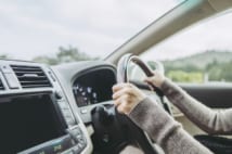 あおり運転が怖い… 運転しなくなった「自発的ペーパードライバー」たちの本音