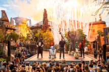 SWランドがフロリダにも爆誕!初日は300分待ちも:海外ディズニー特集