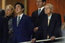 首相もむげにはできない(共同通信社)