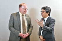 日米の論客、小林よしのりとケネス・ルオフが大激論!(太田真三撮影)