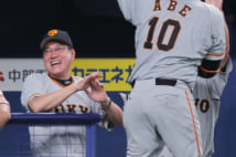 猛虎戦士にも触手?(時事通信フォト)