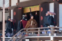 5月8日、宮中三殿で、「即位礼正殿の儀」と「大嘗祭」の日程を奉告する「期日奉告の儀」に臨まれた天皇陛下