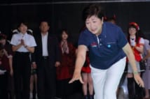 小池百合子都知事&大橋未歩アナ、メイドさんチームに勝つ