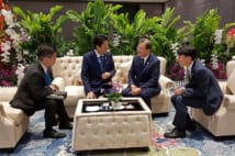 ASEAN首脳会議・関連会合 日韓首脳会談((写真/South Korea Presidential Blue House/AP/AFLO)