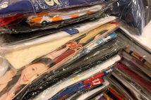 アイドルのツアーグッズ価格を徹底比較、金額の差はどこから?