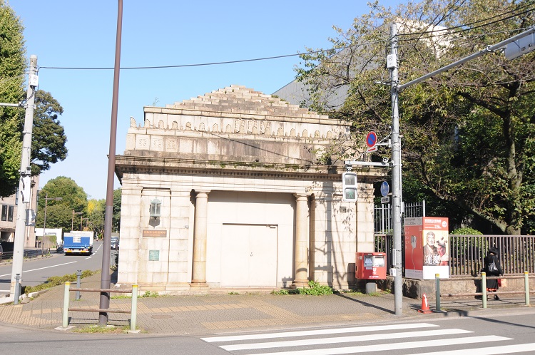 アート作品の展示会場として再活用される博物館動物園駅