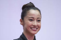沢尻エリカ 巨額違約金発生でも事務所が契約解除しない理由
